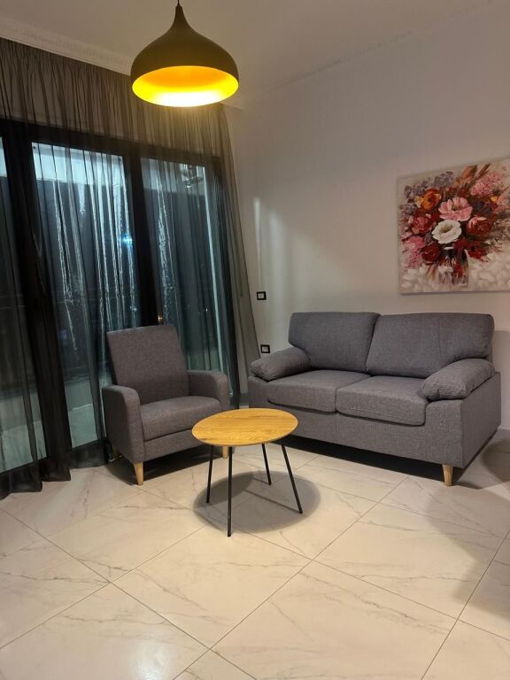 Jepet Apartament me qera