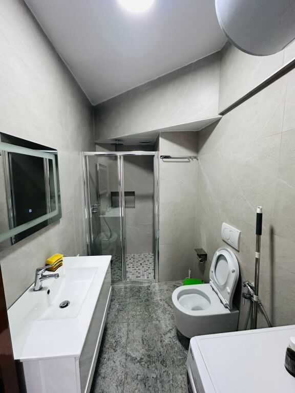 Jepet Me Qera Apartament 2+1+2 Ballkone