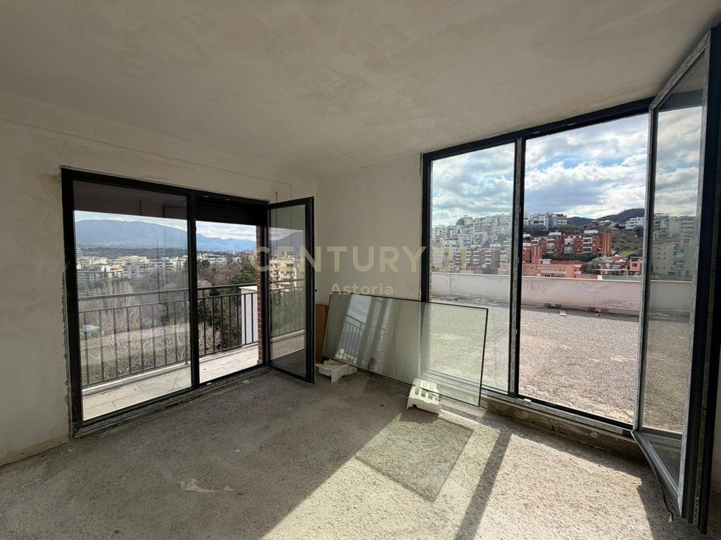 APARTAMENT 1+1 ME VERANDE 90 M2 PER SHITJE NE KAT 5