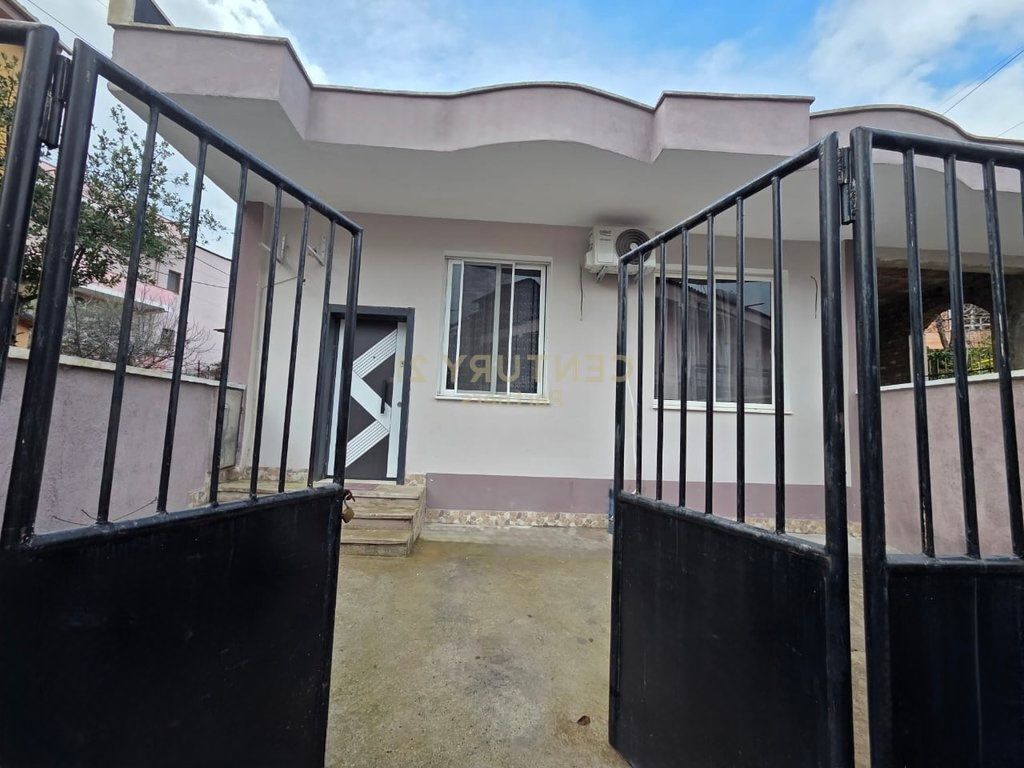 Kombinat - Private house 2+1 for rent