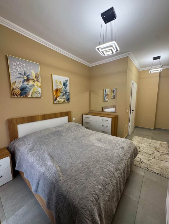 🏡 AFFITTASI – VIA “5 MAJI”  Appartamento 1+1, completamente arredato 🛋️ Arredamento moderno e di qualità ✨ 🏢 Edificio nuovo 🛗 7° piano con ascensore 📍 Posizione su strada principale  💶 Prezzo: 500 Euro/mese