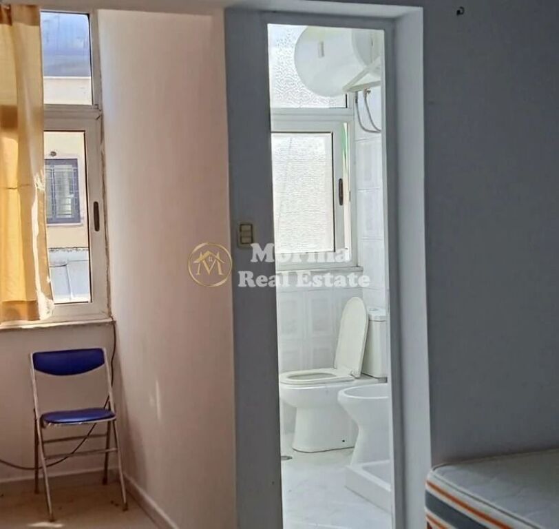 Affitto | Monolocale | Viale Zogu I | 350 €/mese
