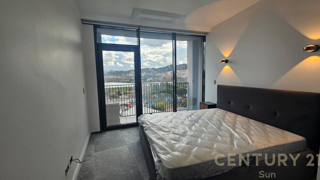 VENDESI APPARTAMENTO 3+1+2 + 2 POSTI AUTO