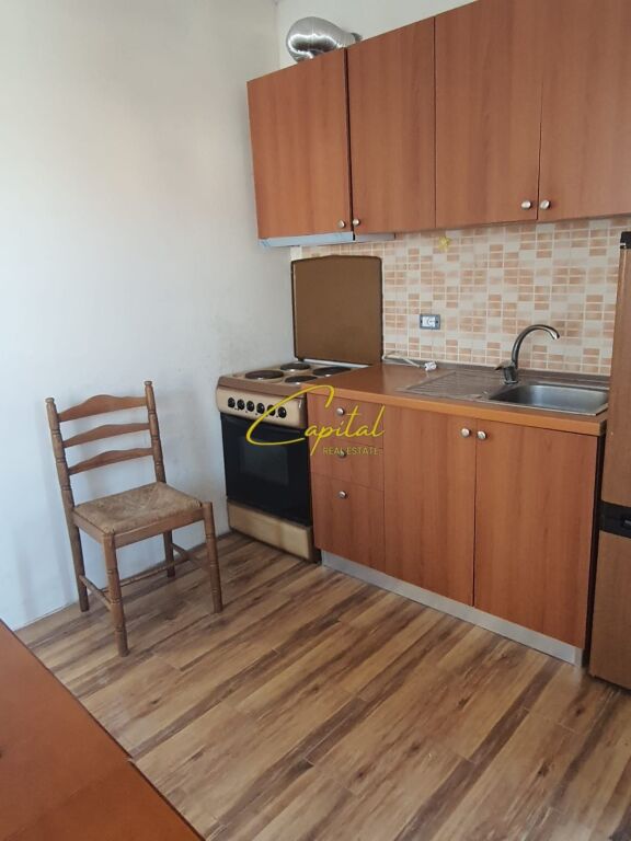 APARTAMENT ME QIRA 1+1 ISH TREGU ELEKTRIK 30.000 LEKE