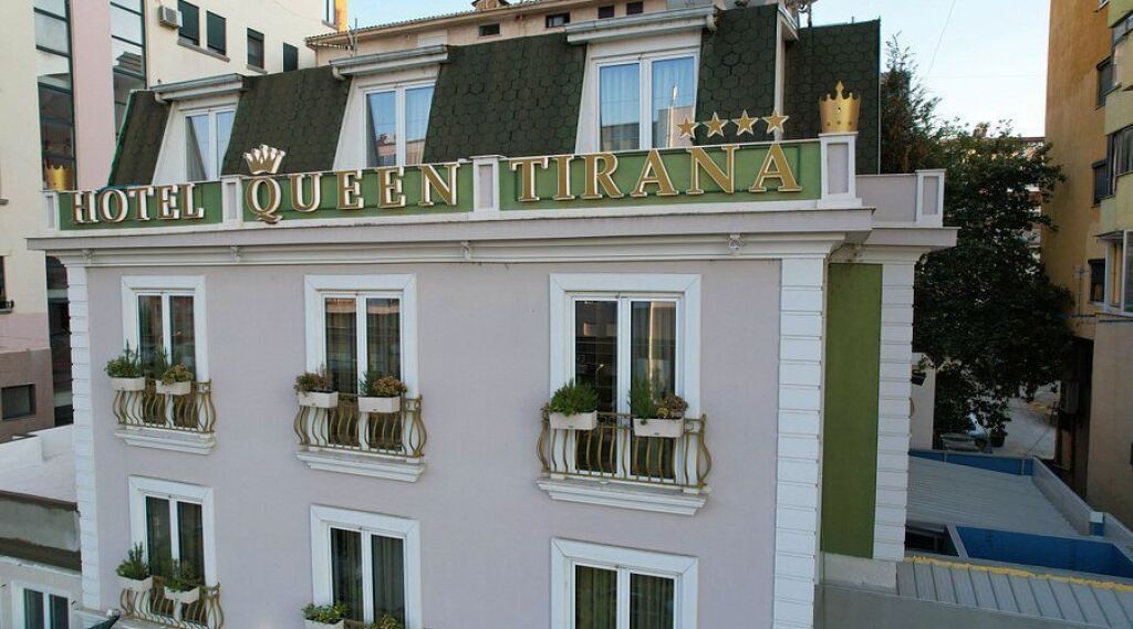 APARTMENT FOR SALE 2+1+2 AT THE OVERPASS OF THE PARISIT MUNICIPALITY