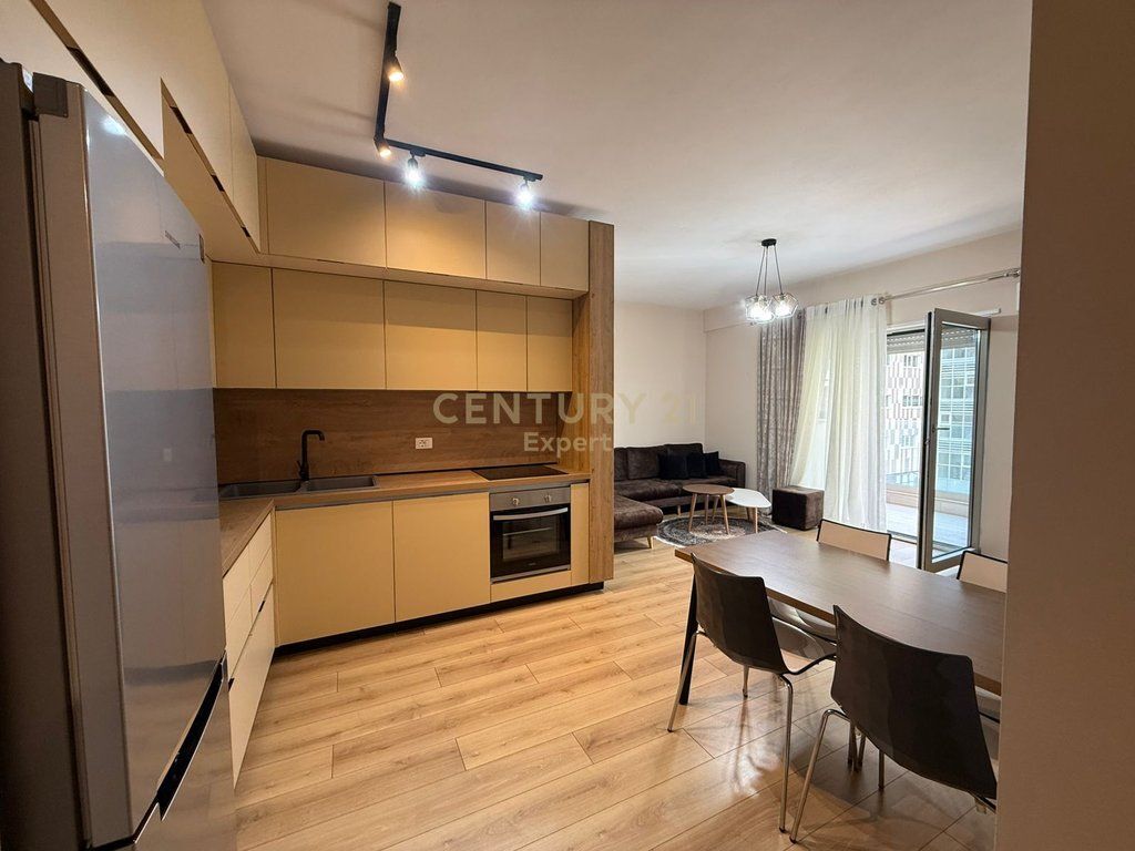 AFFITTASI APPARTAMENTO 2+1+2 PRESSO FOLEJA E GJELBER