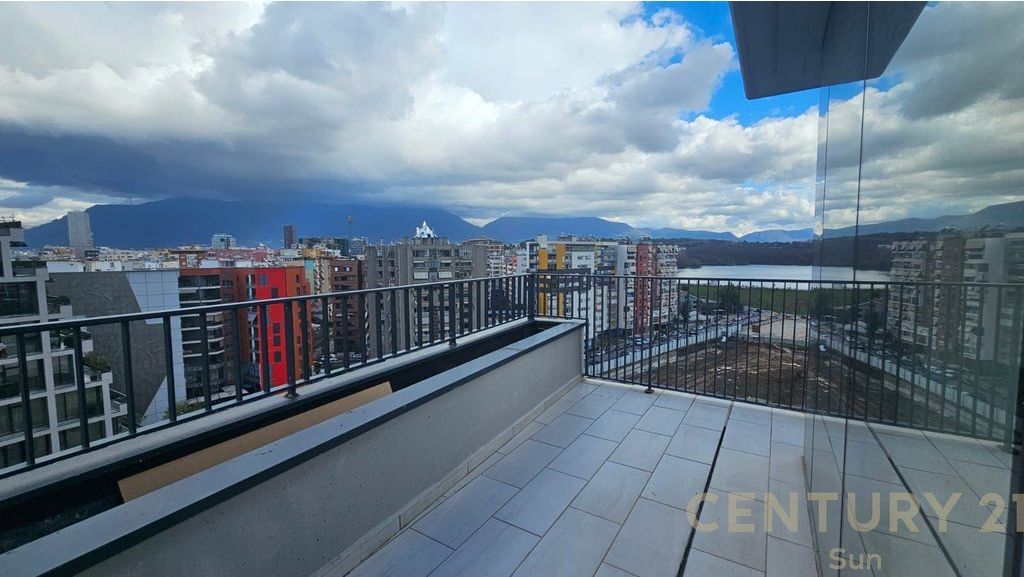 Luxury apartment 3+1+2+2 Parking spaces for sale at Lake View Residence