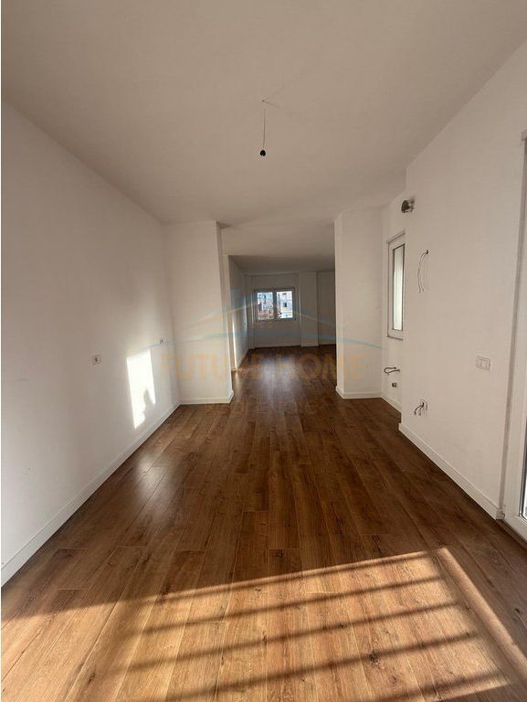 For sale, Apartment 2+1, New Bazaar, Tirana