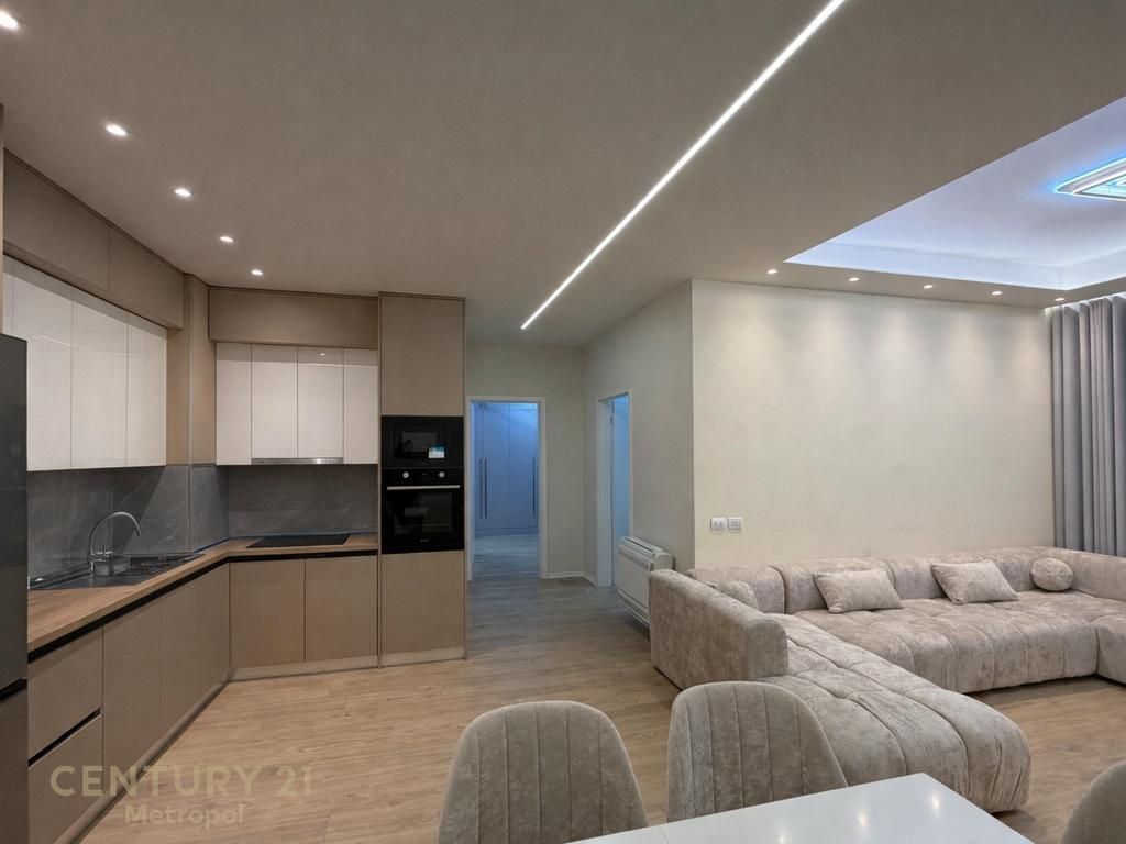 Appartamento moderno 2+1+2 in affitto nel Edificio Siri 2, Via Siri Kodra