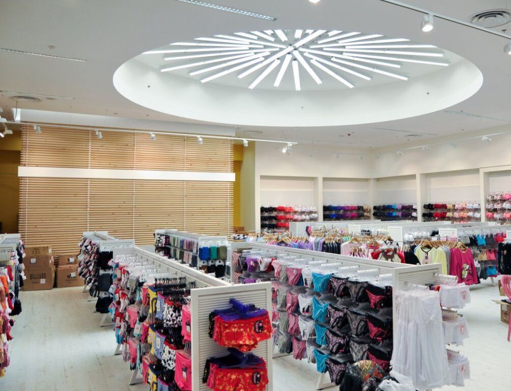 SHOP FOR RENT 306M2 "WILLSON SQUARE, NEAR THE ROUNDABOUT" 8000 EURO