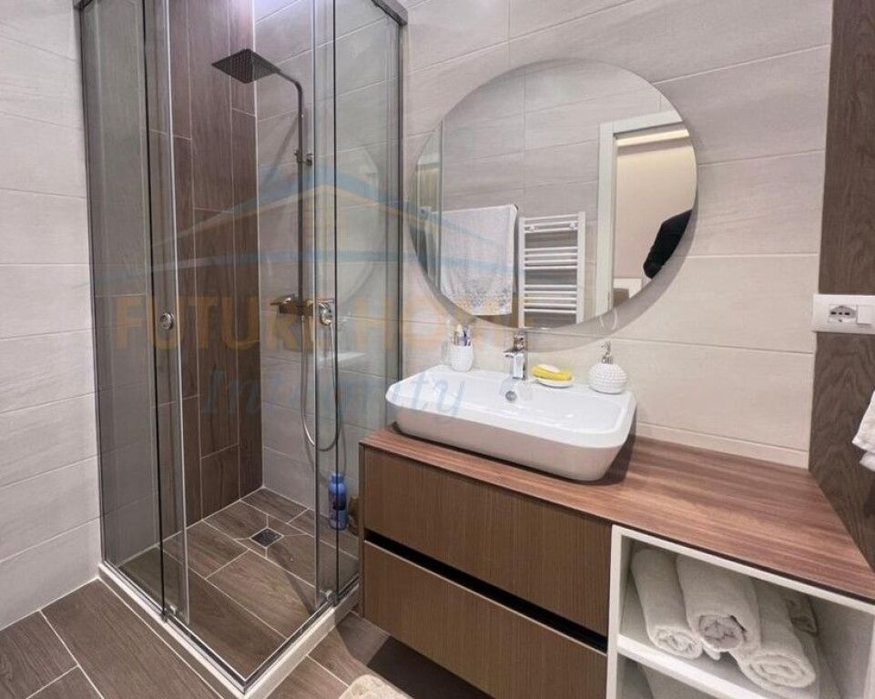 Qera, Apartament 3+1+2+2 Poste parkimi, Shkolla e Kuqe