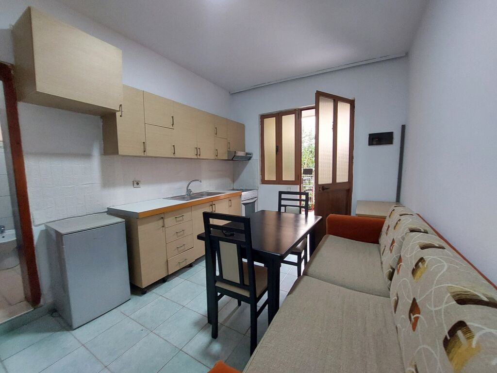 Affitto | Ingresso 1 + 1 | Via 5 Maji | 330 €/mese