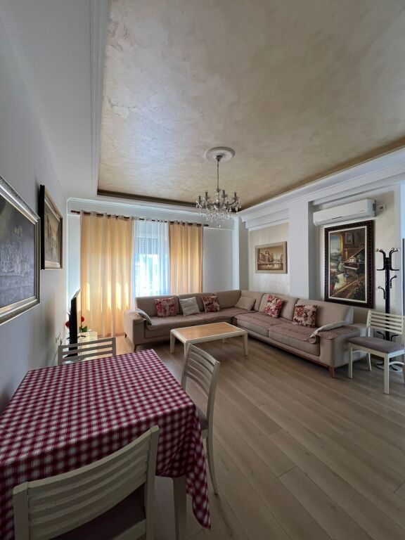 Affittasi appartamento 1+1 in via Frosina Plaku nel complesso Kontakt!