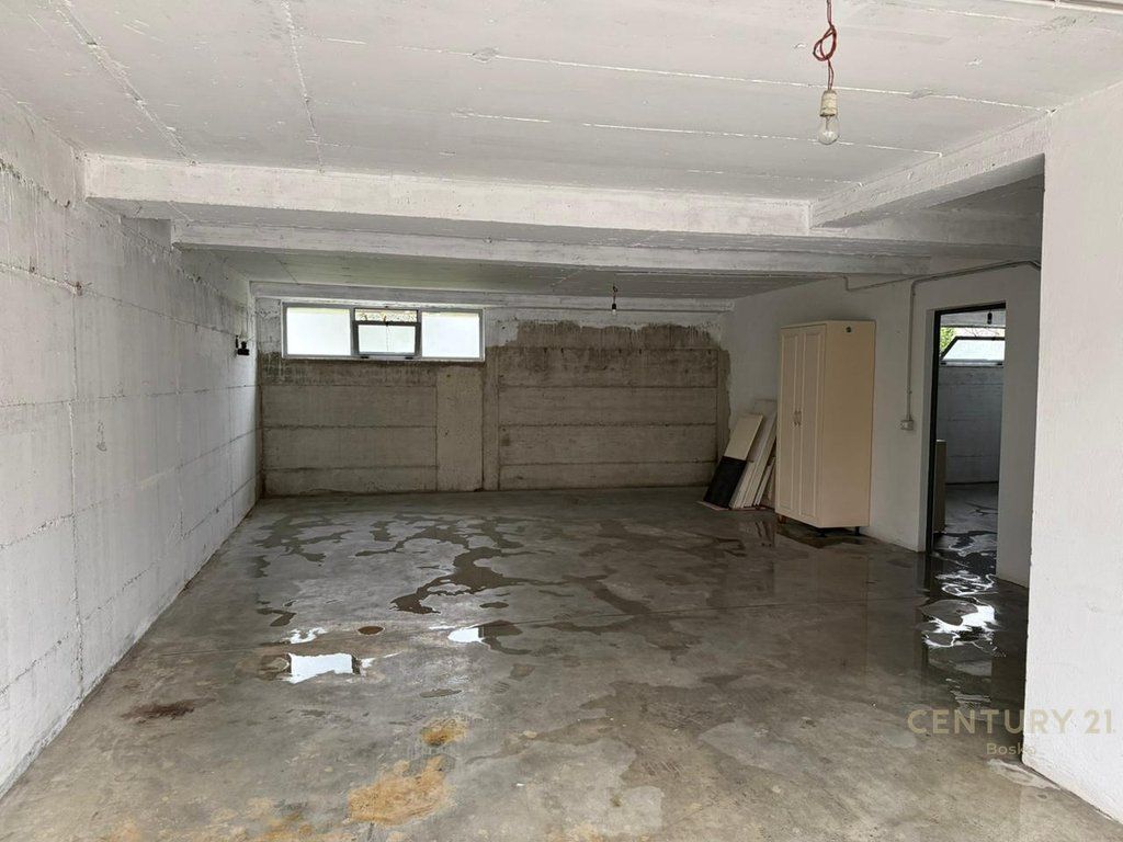 JEPET ME QERA SUPER VILE ME KOPSHT DHE PARKIM PER 2 MAKINA