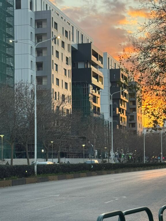 Shitet ambjent biznesi Rruge Kryesore Square21 Rruga e kavajes