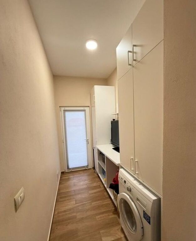 Super Villa in Affitto – Con Giardino Verde e Parcheggio per 2 Auto