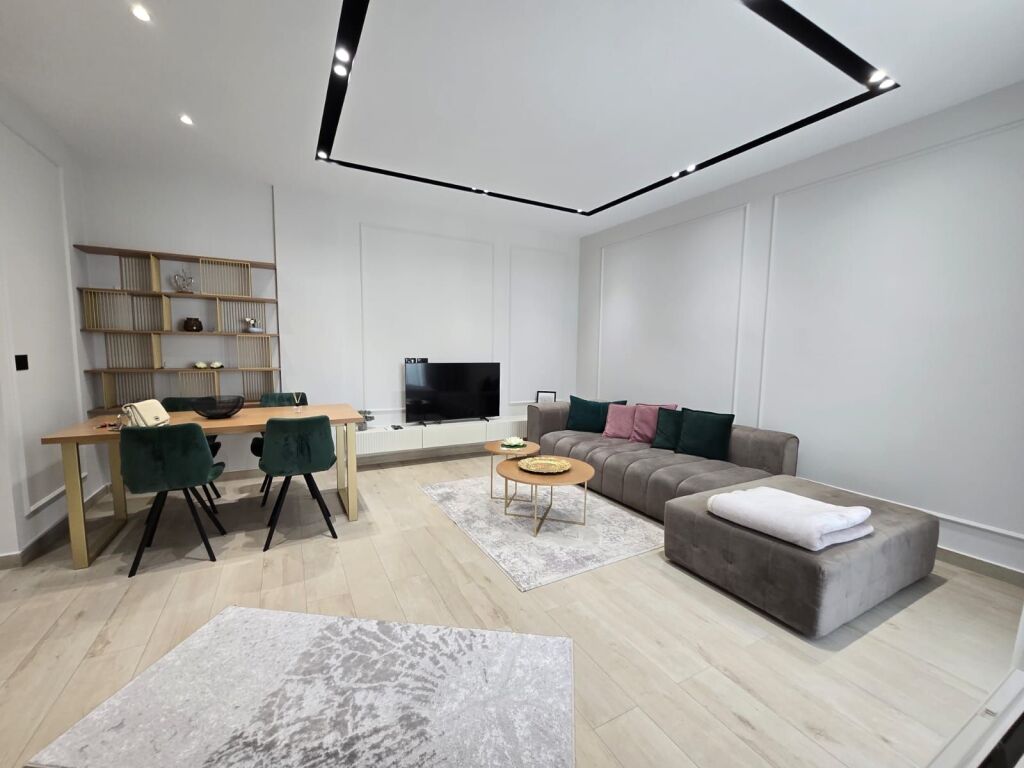 Affittasi 1+1 più posto auto, Teg