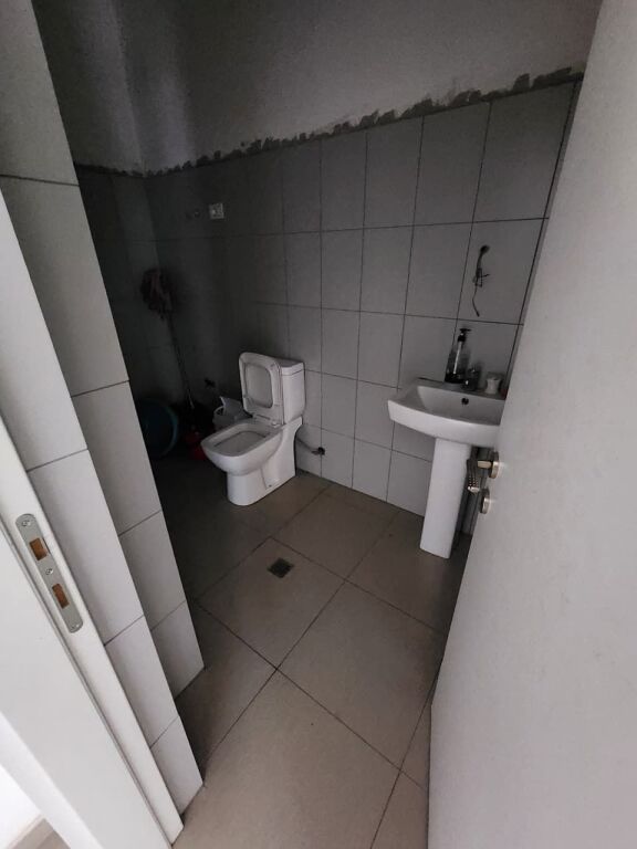 Super Shop for Rent (139 m²) 📍 Komuna e Parisit / Kika 2 💶 Price: €2400 (gross)