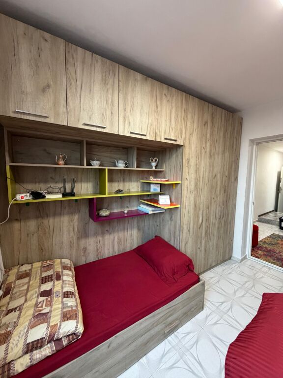 Jepet me qira apartament 1+1