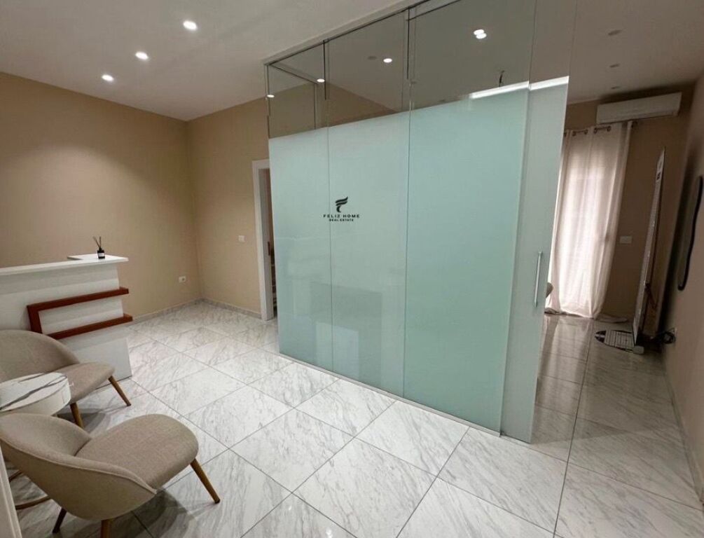 OFFICE FOR RENT 70 M2 PARIS COMMUNE 65,000 LEKE