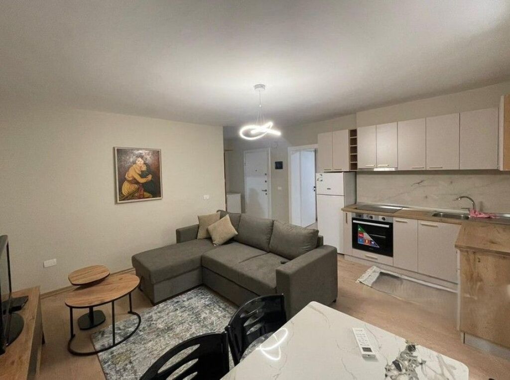 APARTAMENT PËR QIRA 2+1 TE 21 DHJETORI