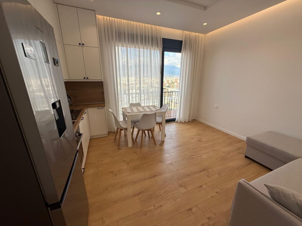 🏡 FOR RENT – SELITË  📍 Near “Turgut Ozal” College 2+1 Apartment 🏢 New building, with elevator 🛋️ Newly furnished 🛗 5th floor  💶 Price: 700€ (including garage)