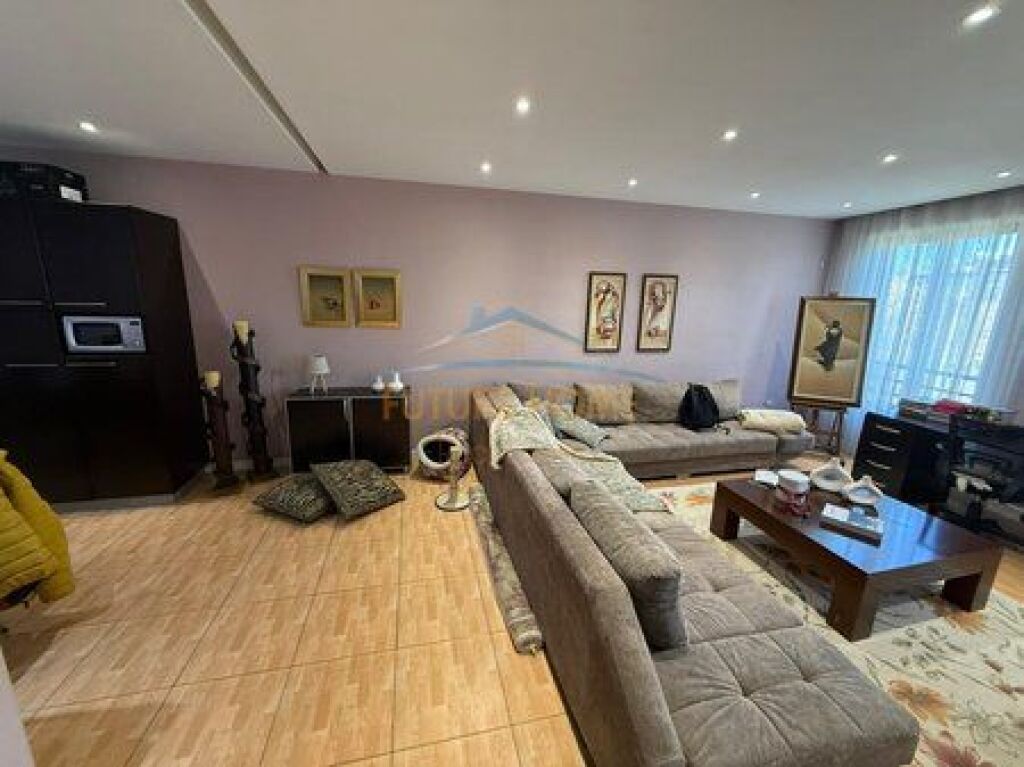 In vendita, Appartamento 2+1, Zogu i Zi, Tirana