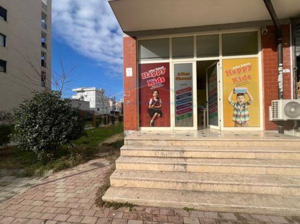 In vendita, Locale Commerciale, Nuovo Anello