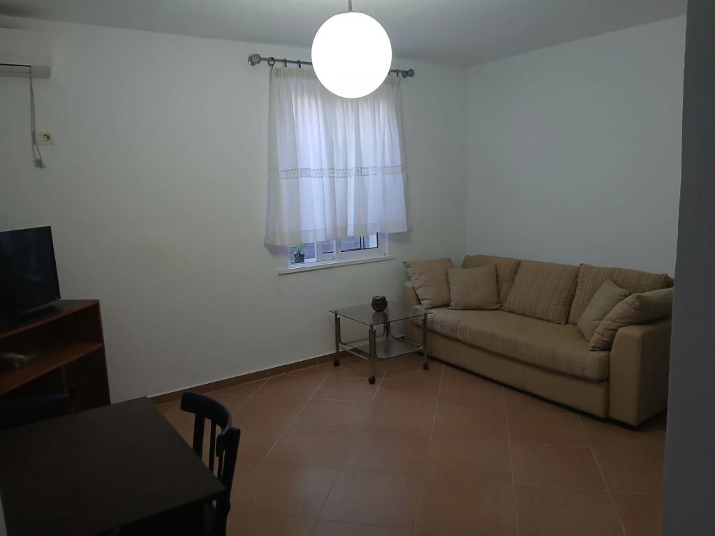 A few minutes away from Avni Rustemi Square, a 1+1 apartment, furnished, is for rent. 52,000 Leke        