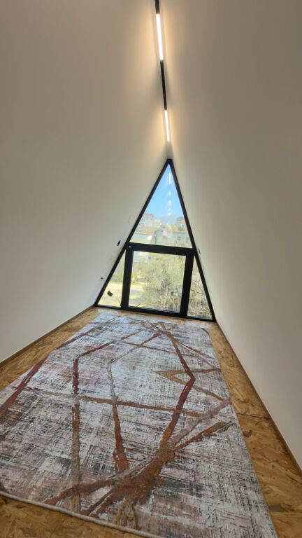 Affitto, Casa Privata + 2 Posti Auto, Babrru Empire64851