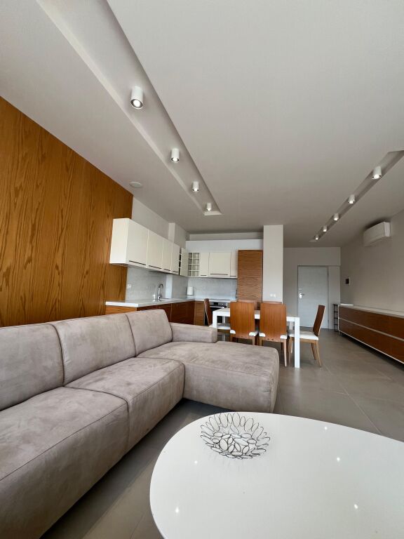 VENDESI APPARTAMENTO 2+1 NELLA ZONA DEL COMUNE DI PARIGI