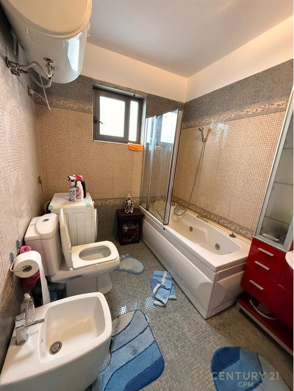 AFFITTASI APPARTAMENTO 2+1+2 PRESSO AIR ALBANIA