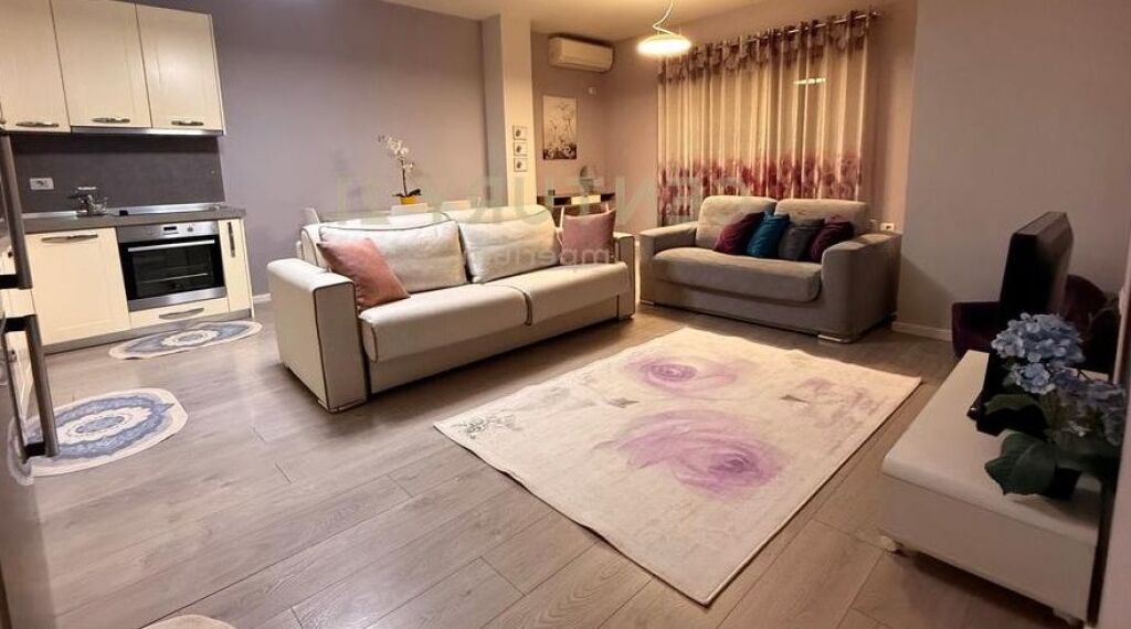 Jepet me qera apartament 1+1 tek Hipoteka