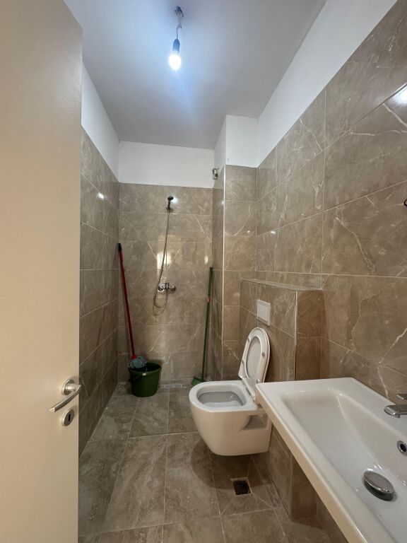 🏠Appartamento 2+1+2 in affitto 📍Don Bosko, Trio Towers Residence  🏢2° piano, palazzo con ascensore 🏷️Prezzo: 60.000 Leke/Mese