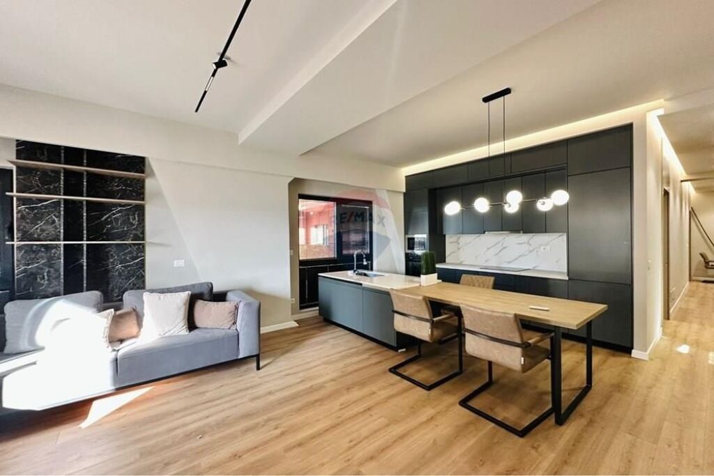 Apartament 2+1+2, Tirana Garden Building