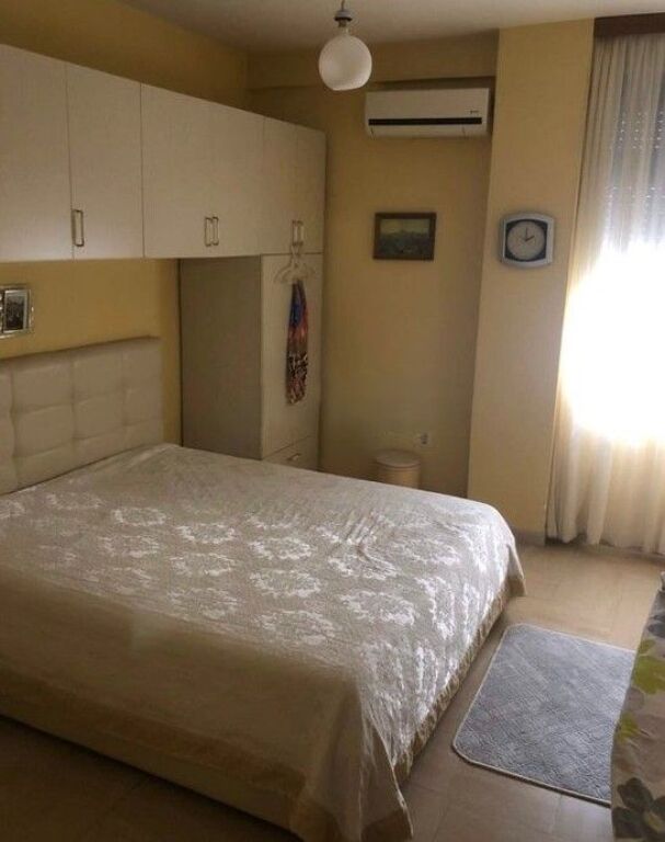 APARTAMENT 3+1+2+ POST PARKIMI NE SHITJE PRANE AMBASADES AMERIKANE!