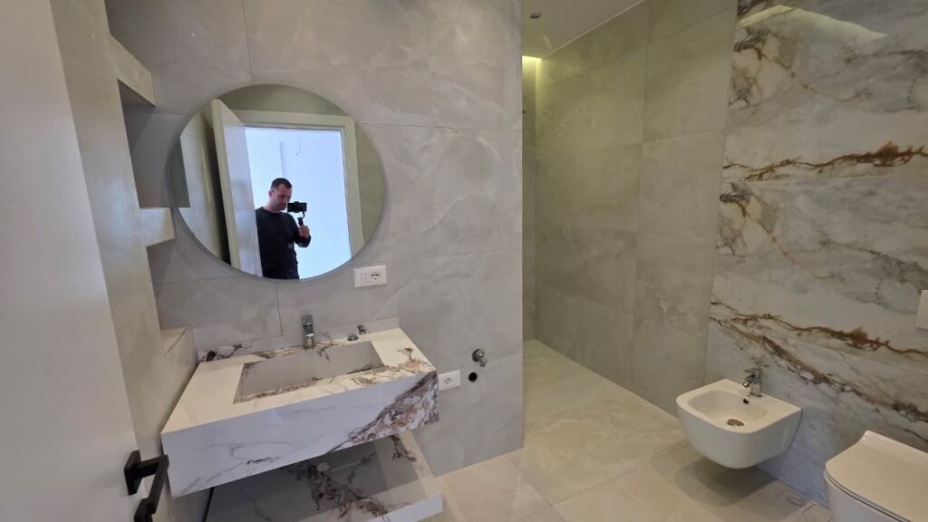 Appartamento 2+1+2 in Vendita – Lungomare, Vlora