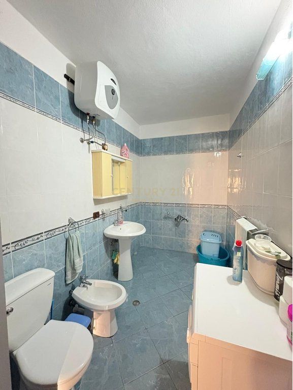 Appartamento 2+1+2 In Affitto presso il Tribunale di Durrës - 450€ | 120 m²