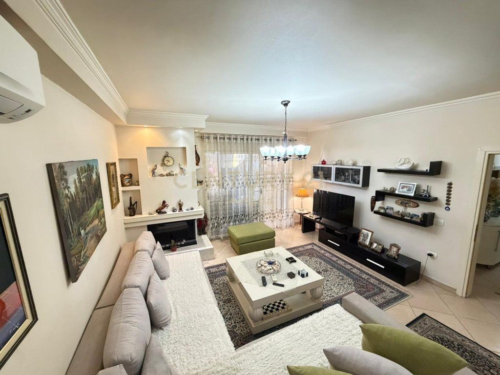 Apartament 2+1+2 per shitje ne Bllok