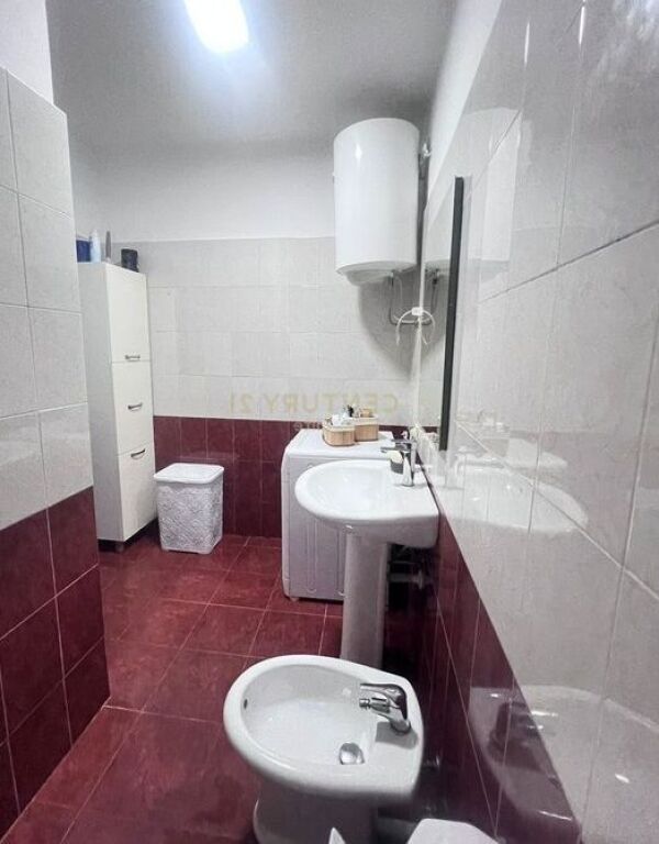 Apartament 1+1 me qera tek 5 Maji