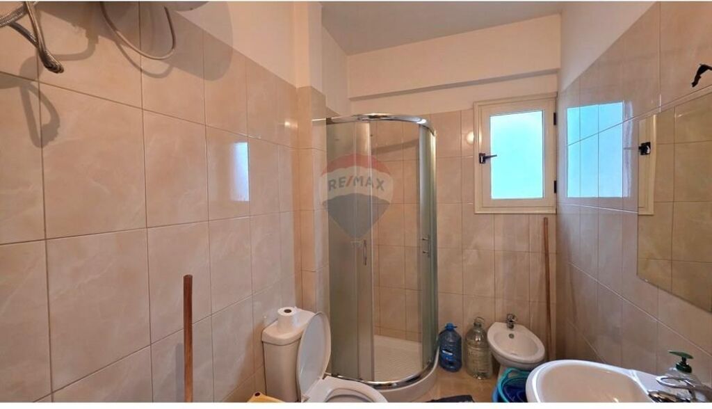 Apartament 1+1 ne shitje , prane Kishes Ortodokse