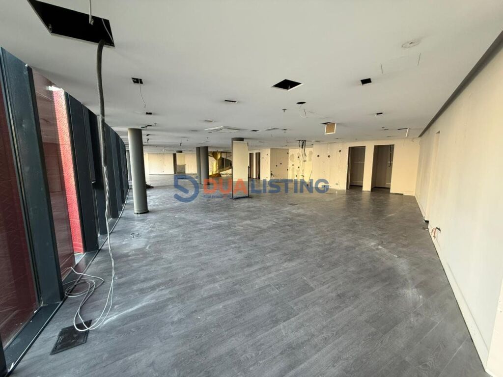 🏢 Office Space for Rent – Air Albania