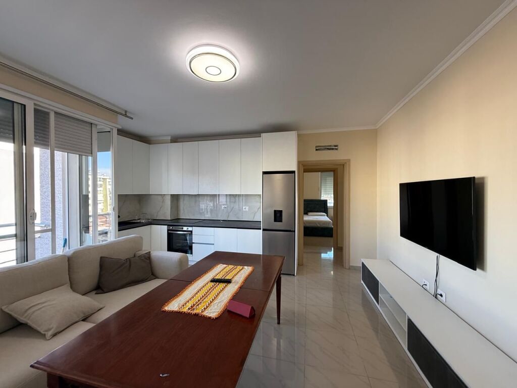 Apartament 2+1+ 2 TUALETE + 2 BALLKONE , prane kazazit ne Durres