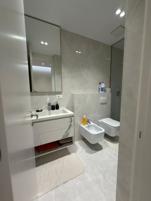 Apartament modern 2+1 tek Kopshti Zoologjik!