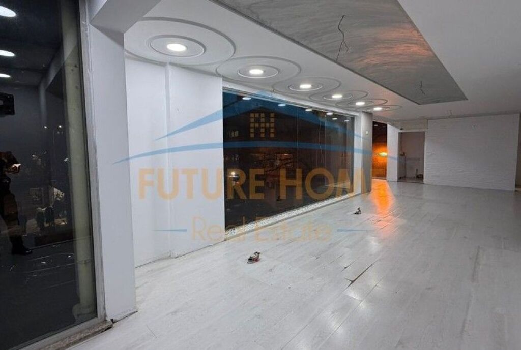 Qera, Ambient Biznesi, 21 Dhjetori