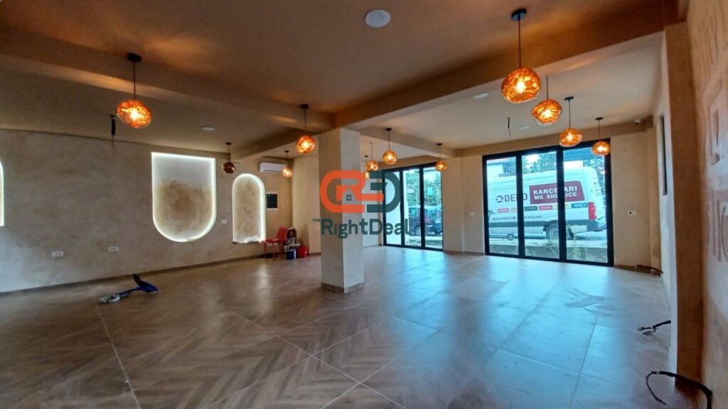 Near the Selita Roundabout, a Business Unit Suitable for Different Types of Business is for Rent!