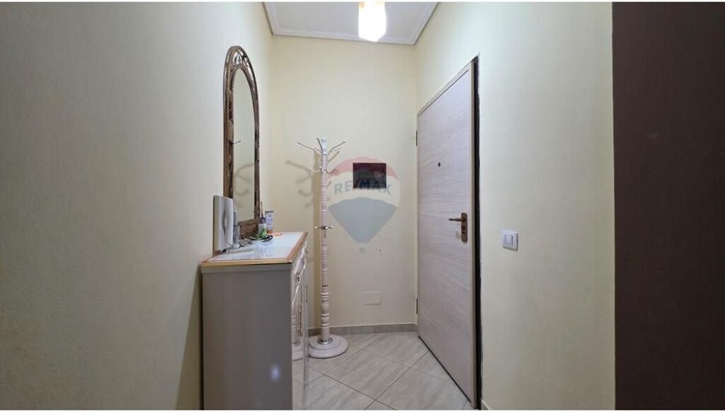 Apartament 1+1 ne shitje , prane Kishes Ortodokse