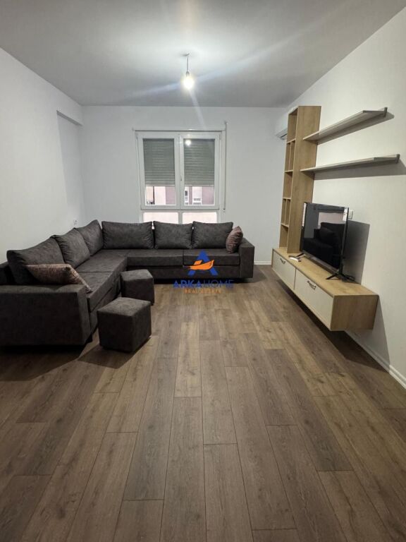 JEPET APARTMENT ME QERA 2+1+BALLKON "5 MAJ" 60.000 LEKE