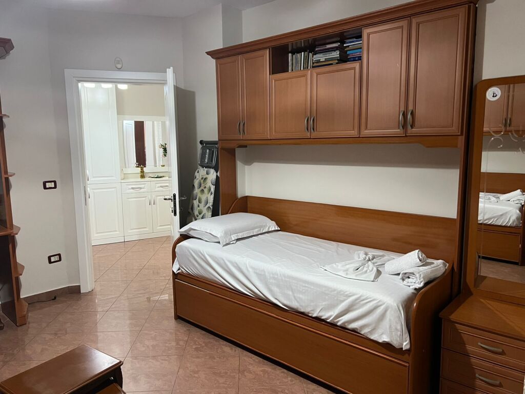 Jepet me qira apartament 2+1