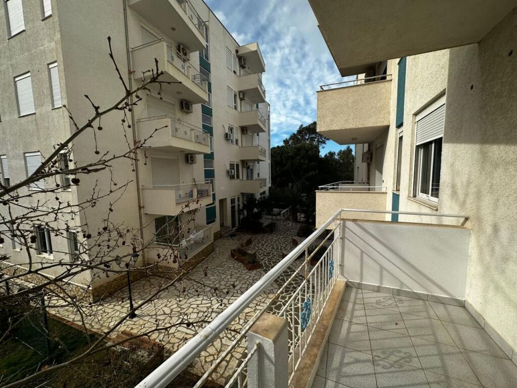 Apartament 1+1 ne shitje , rruga Dhimiter Konomi